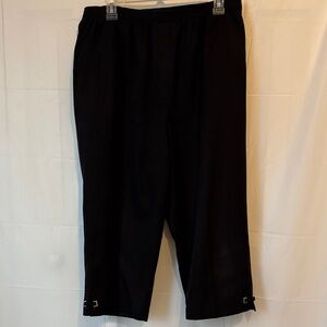 Allison Daley Capri Black Pants Large